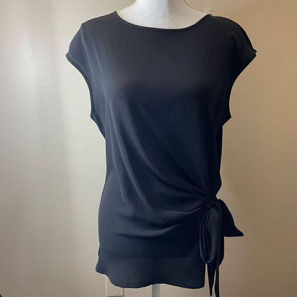 Vince Camuto| Medium| Has Stretch| Sleeveless Top - Picture 5 of 10